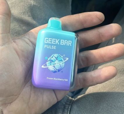 Vaping Vibes: Why Geek Bar is Redefining Canada’s Disposable Scene